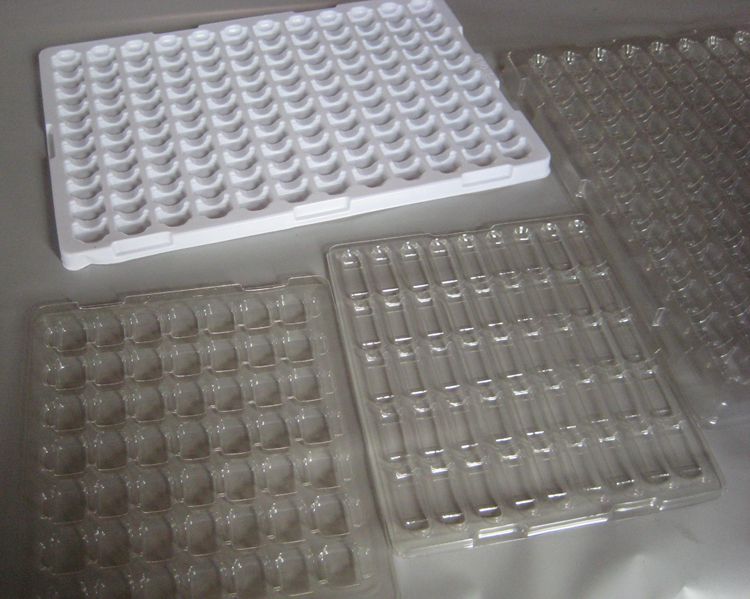 CLEAR PLASTIC TRAY